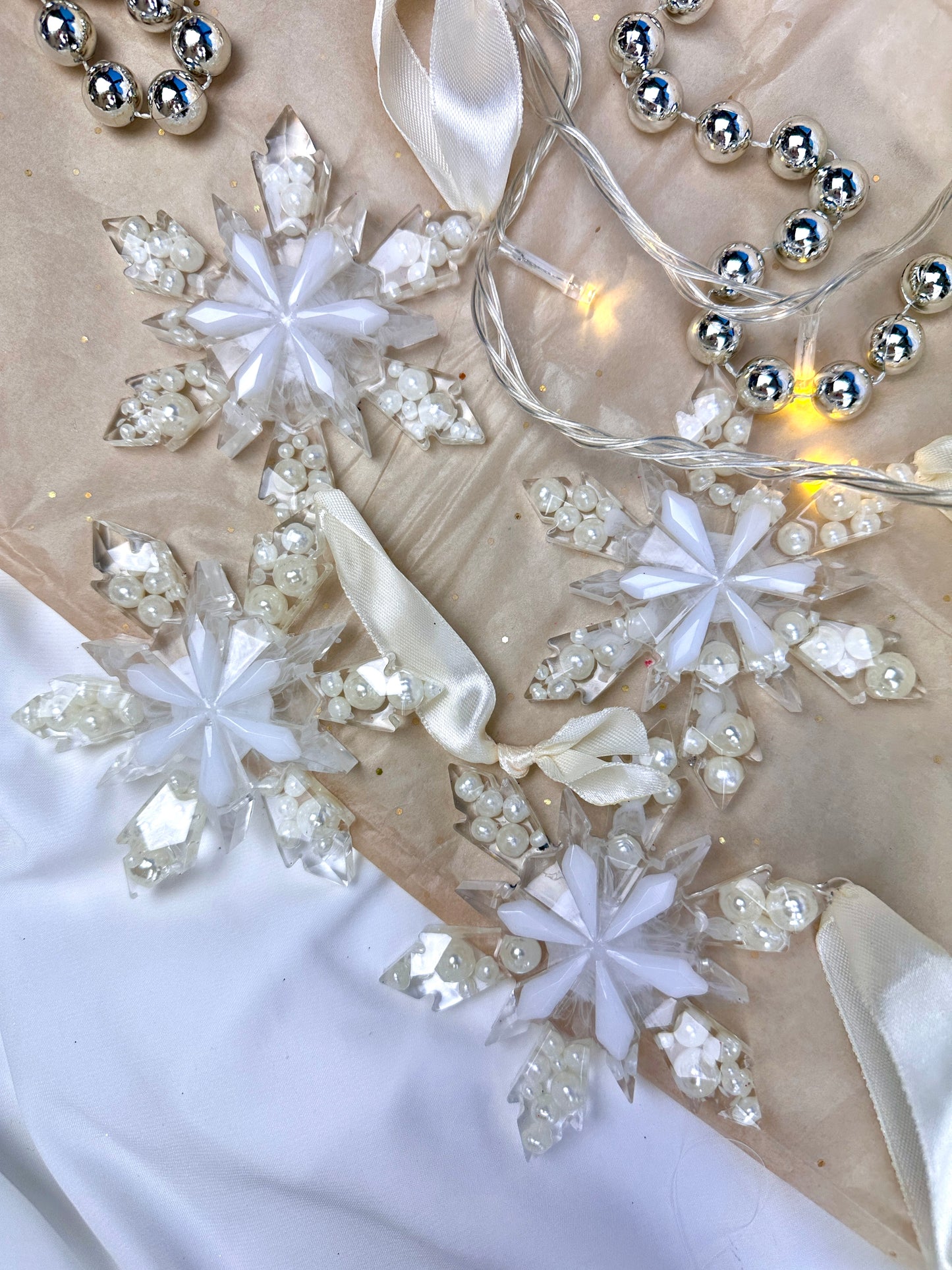 Ornamente für Weihnachtsbaum perle