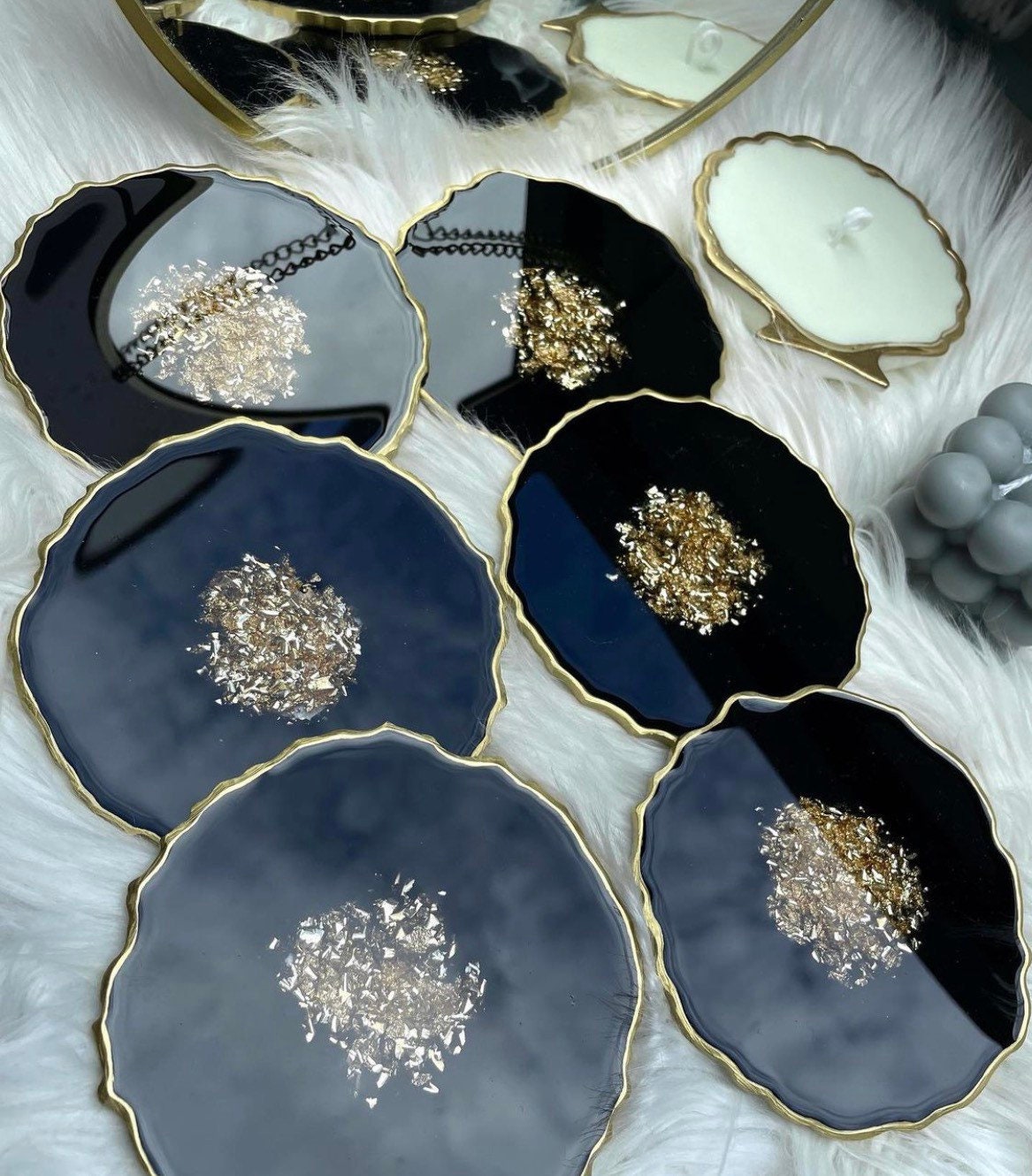 Tischset mit Tablett und sechs Untersetzer in Schwarz Gold