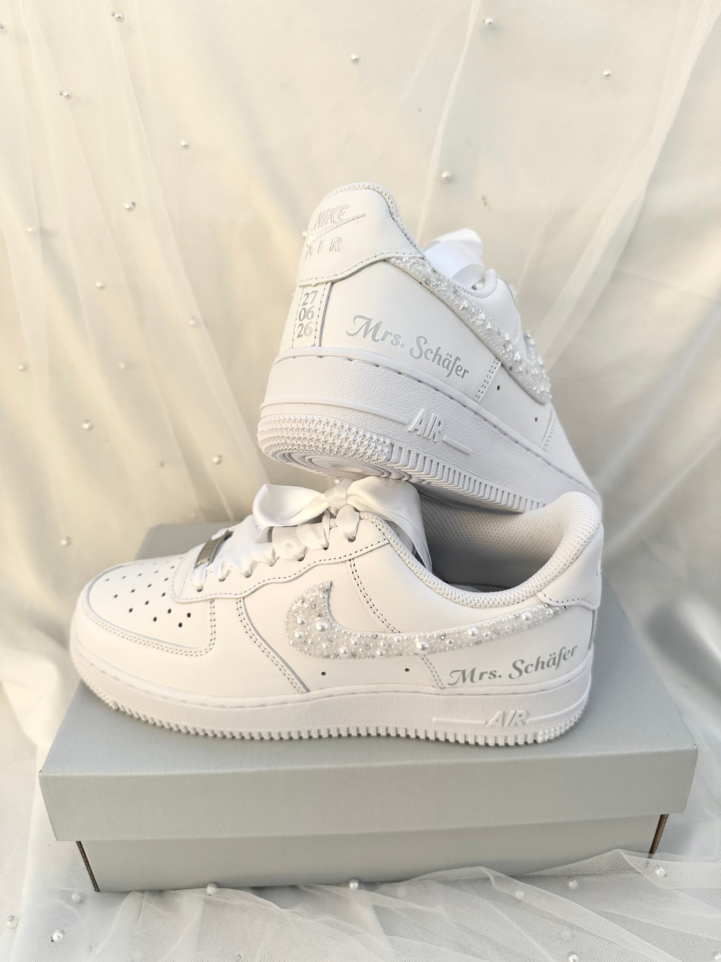 Bridal Shoe Braut Schuhe Air Force One mit Perlen Nike