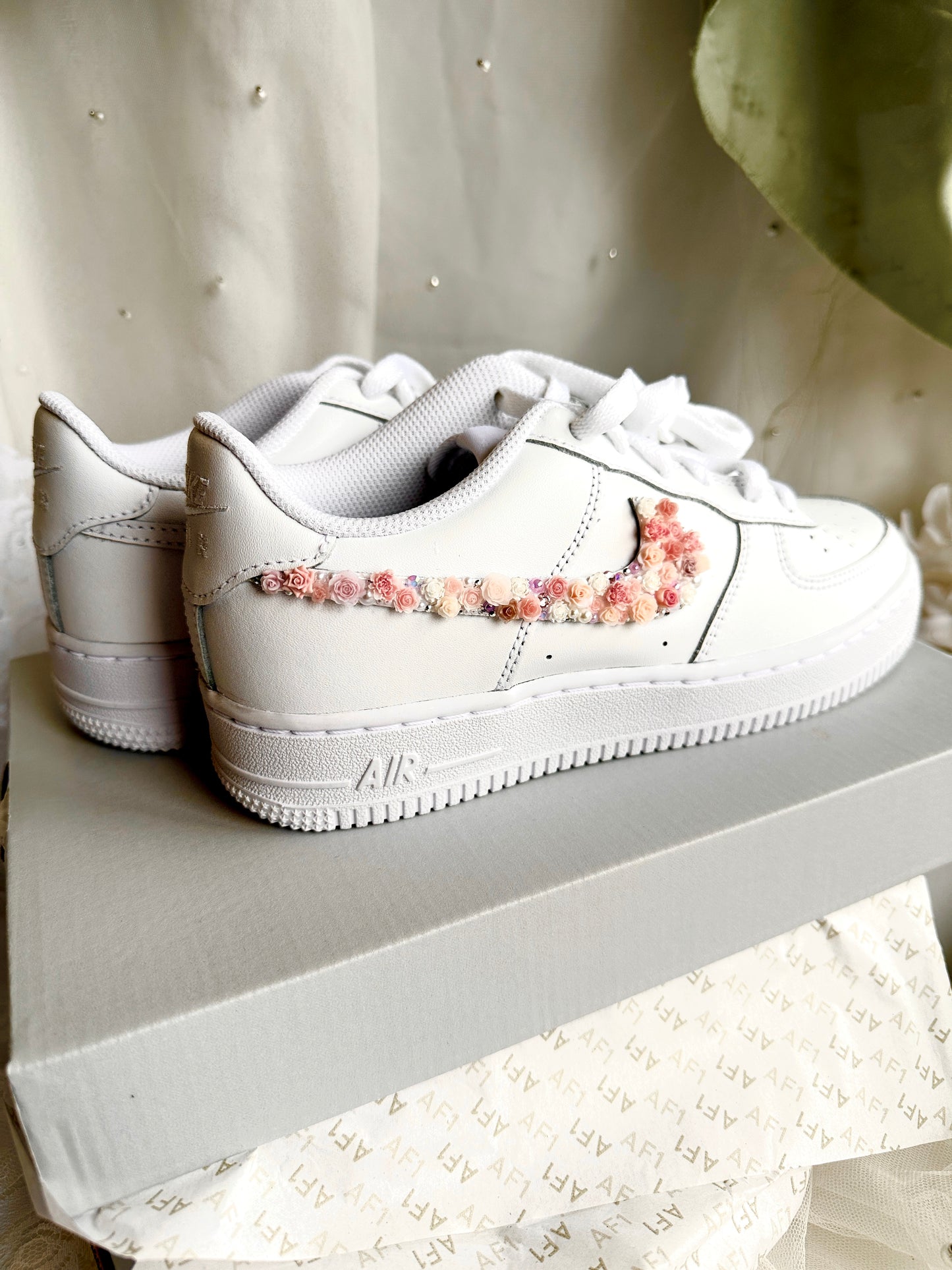 Bridal Shoe Braut Schuhe Air Force One mit Blumen Nike Special