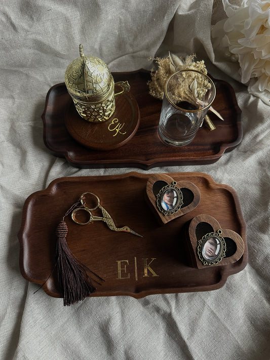 Verlobungstablett aus hochwertigem Nussholz Vintage