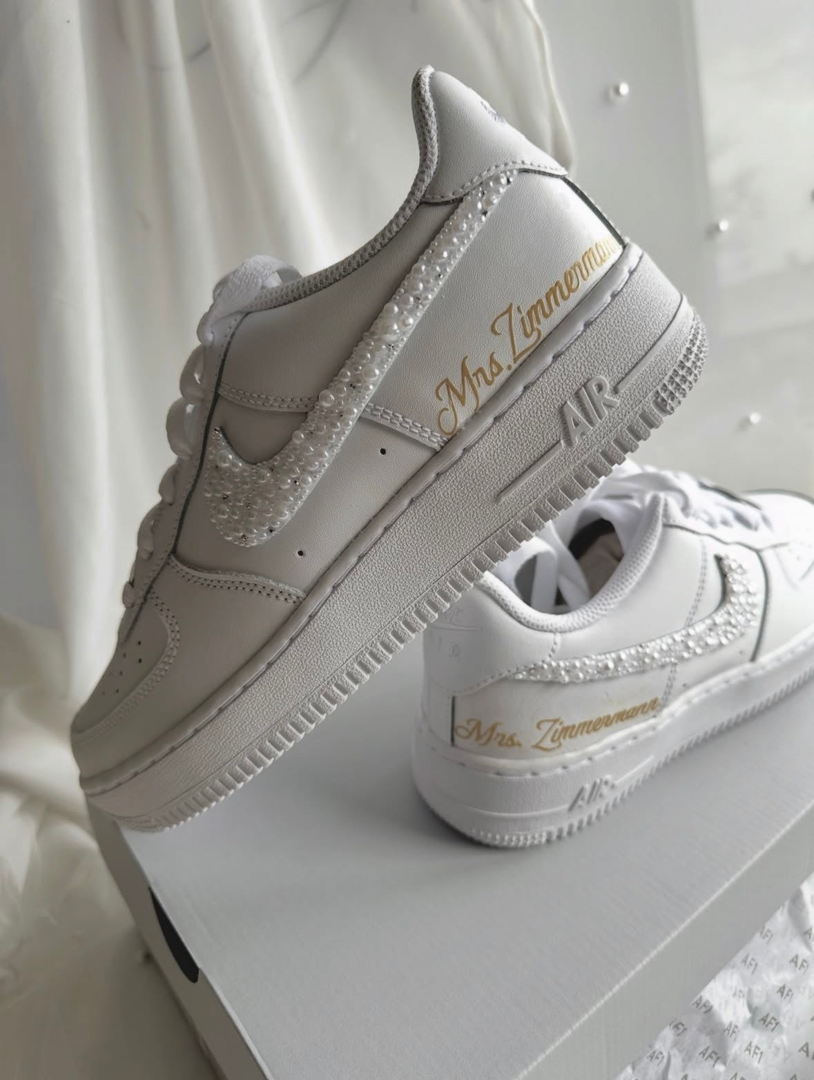 Bridal Shoe Braut Schuhe Air Force One mit Perlen Nike