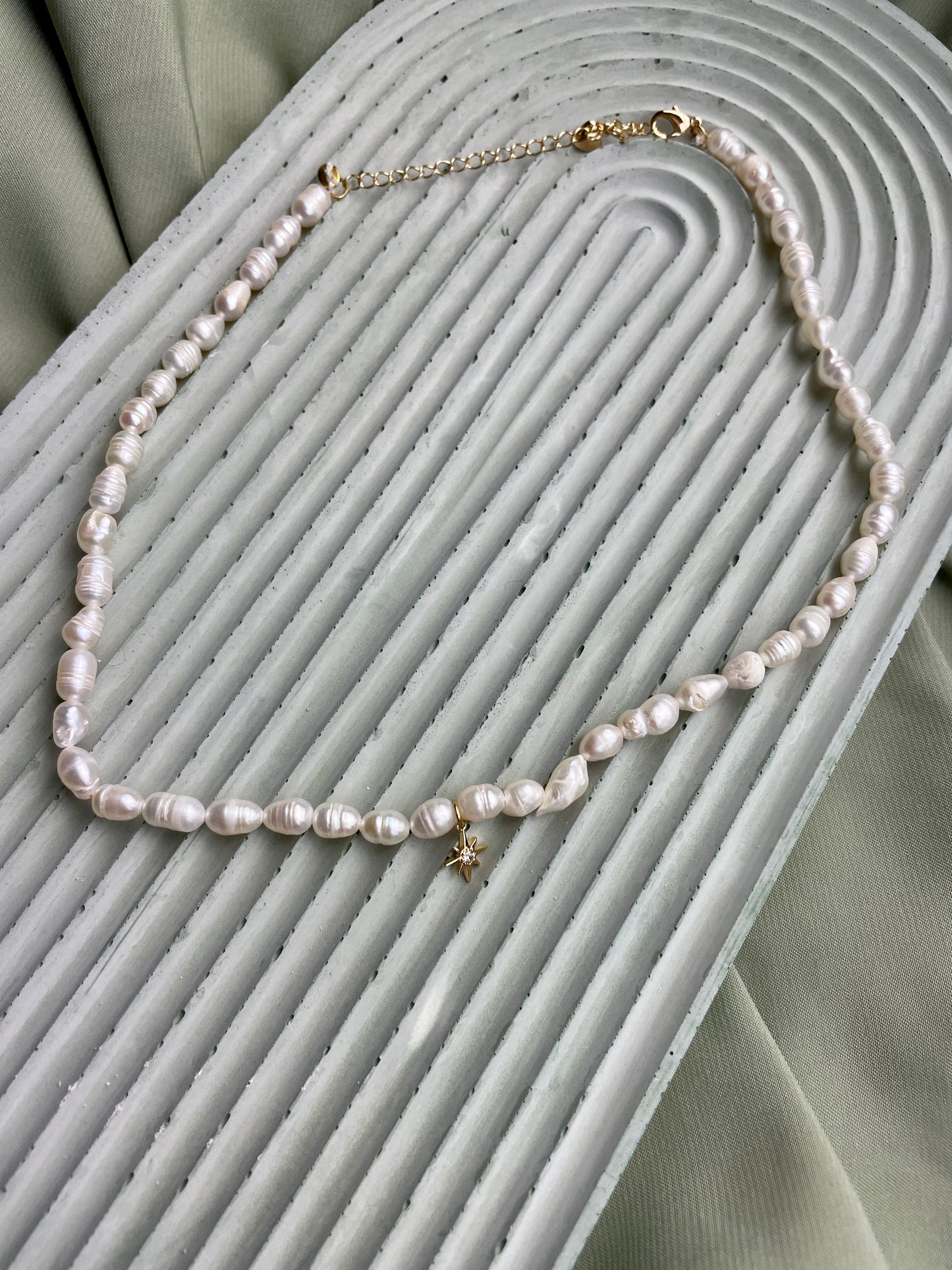 Larinae Kette Pearl